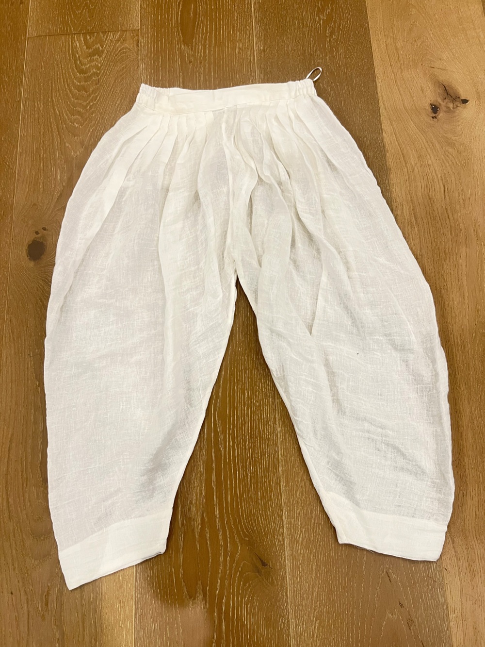 Zara White Linen-Look Pleated  Pants